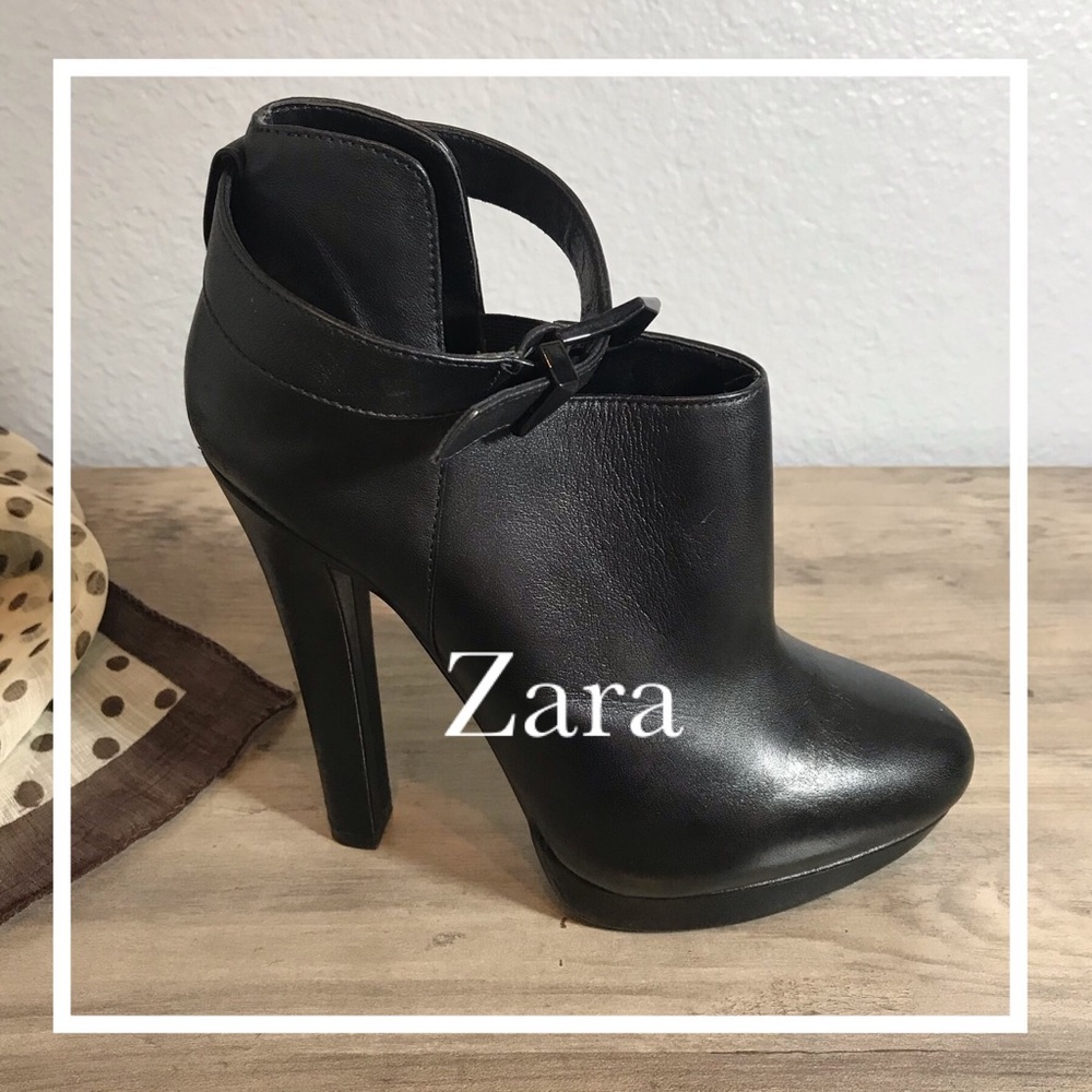 Zara Women: Black ankle wrap boots